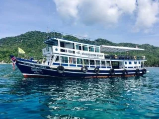 Daytrip diving at Sail Rock