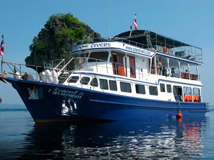 Click here to select your boat on our Dive The World website - Low budget - lowest prices